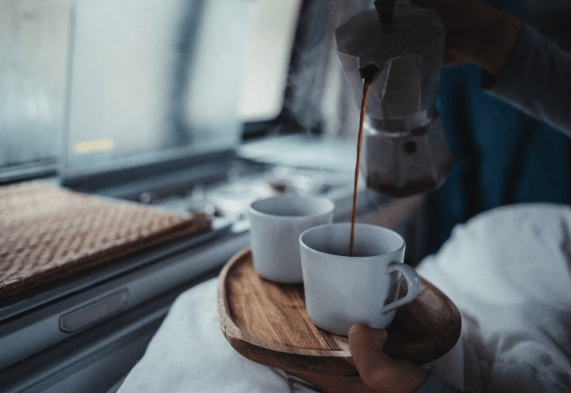 Combien de café par tasse ? Le bon dosage pour réussir son café - Dose Family